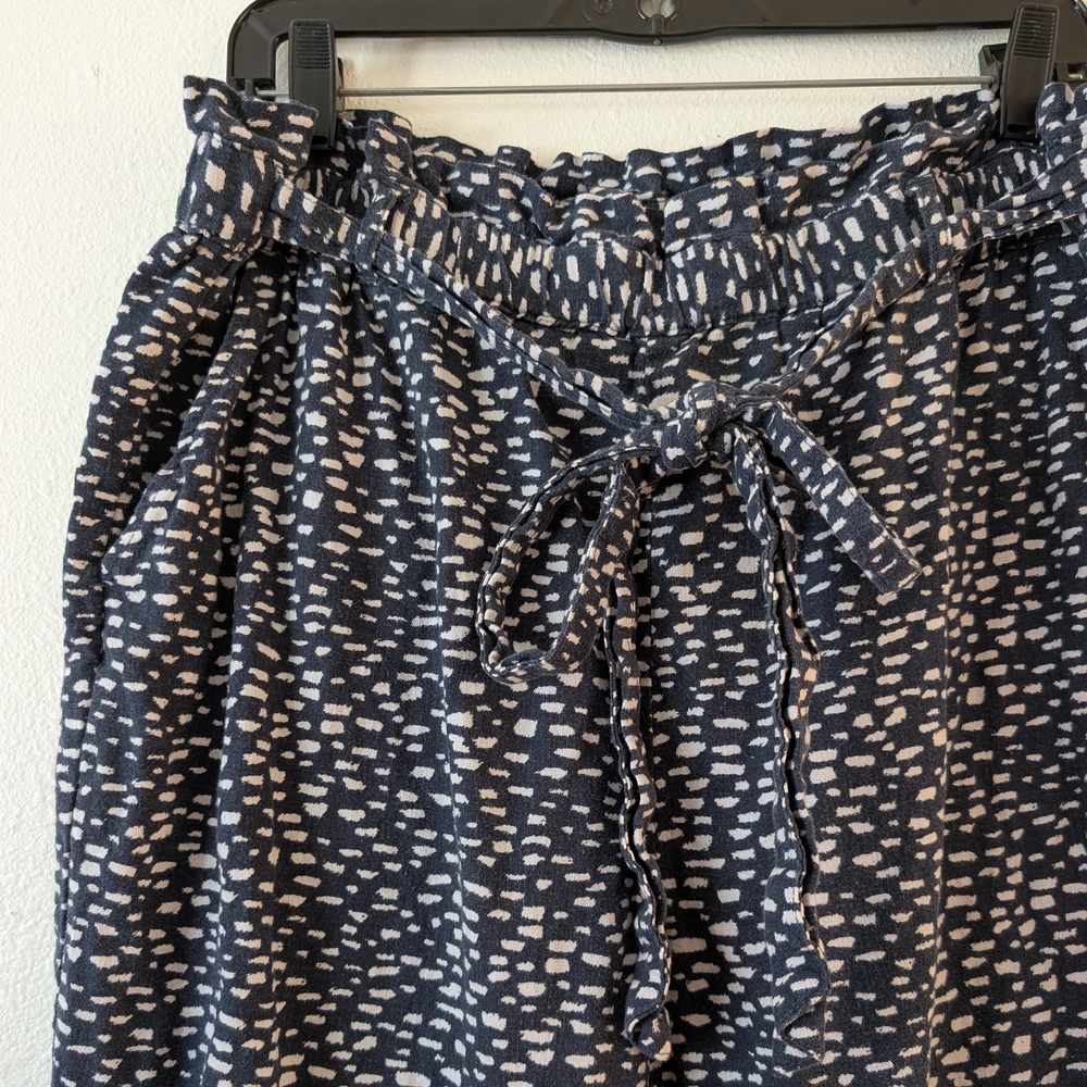 Abound Charcoal and White Patterned Pants
